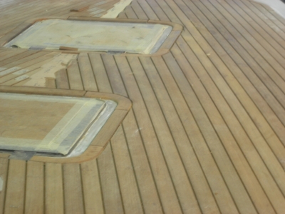[Immagine: 20121492619_Ceccarelli 50 coperta teak alto.jpg]